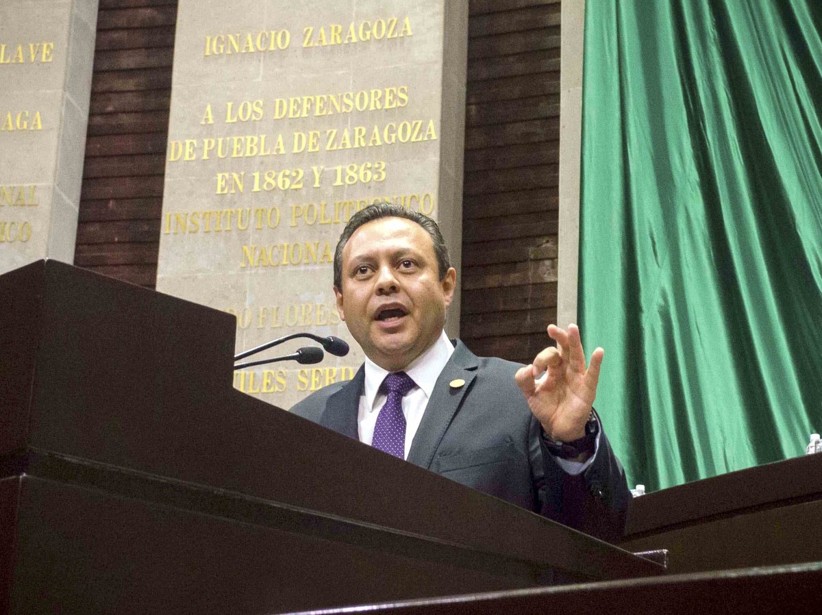 Rendirán diputados pluris informe en la UAQ