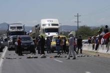 Bloquean carretera por nuevo relleno sanitario