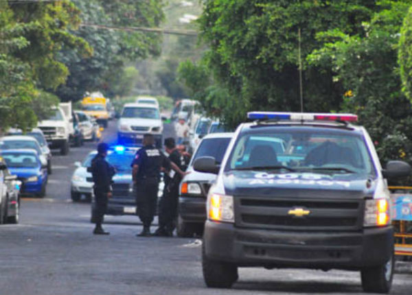 Buscan a asesino de policía