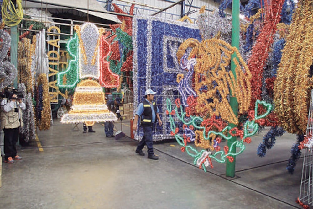 Alistan decoración por fiestas patrias