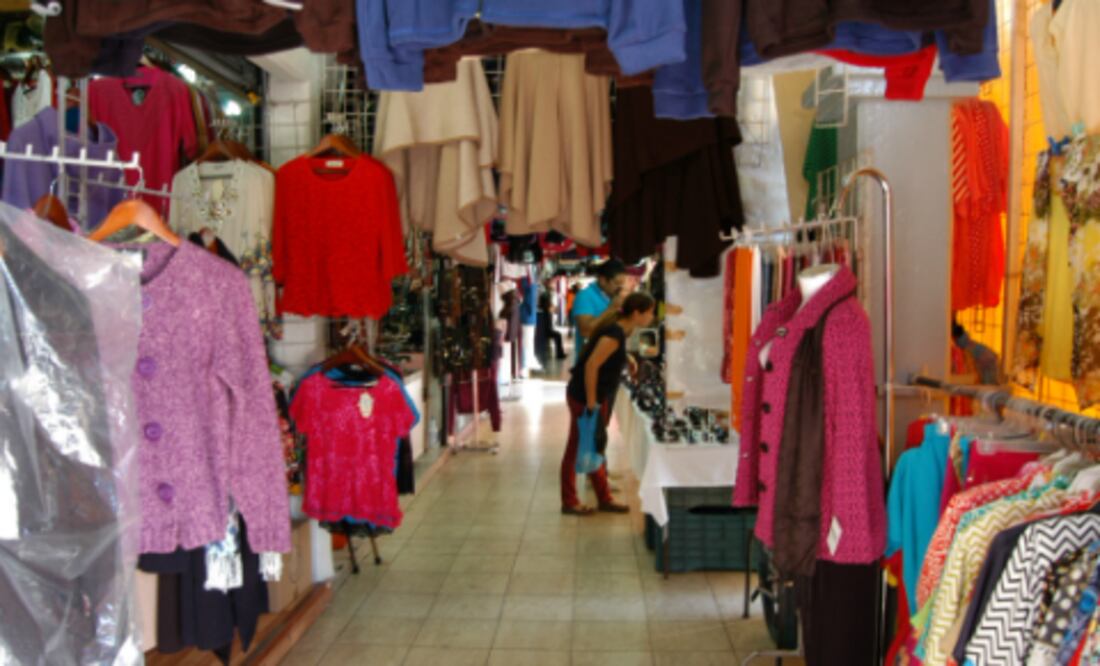 El tianguis de la Cruz es el único con licencia