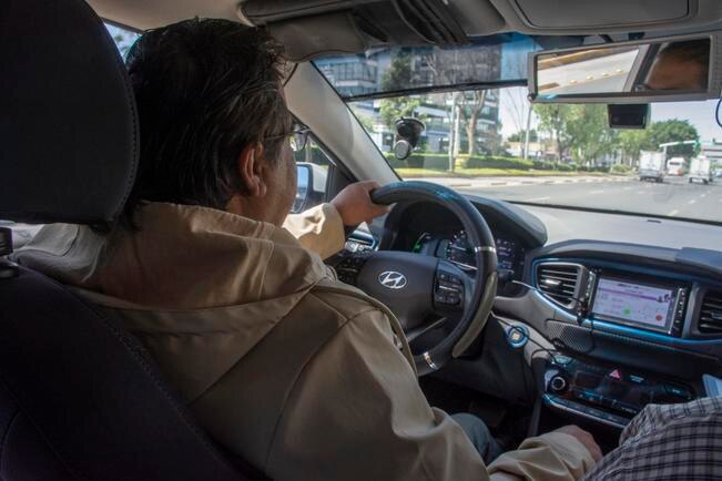 Darán hasta 80 mil pesos a taxistas para compra de autos híbridos 