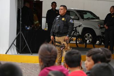 Niñas y niños queretanos aprenden la labor de sus padres policías