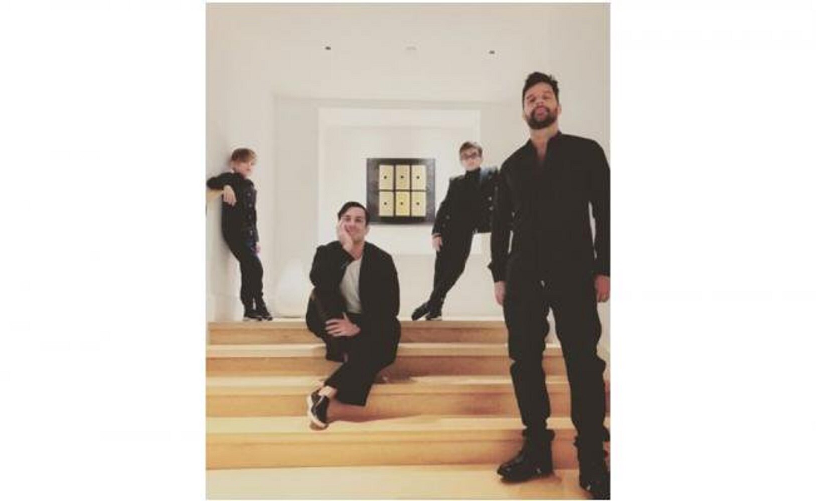 Ricky Martin comparte foto con su prometido y sus hijos
