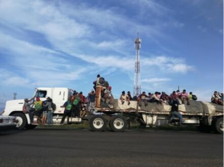 Ingresa nueva caravana de migrantes salvadoreños