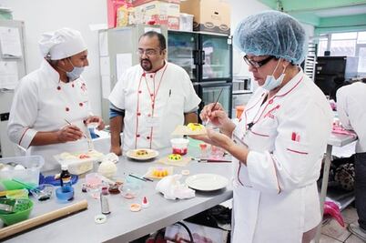 Más mujeres en sector productivo