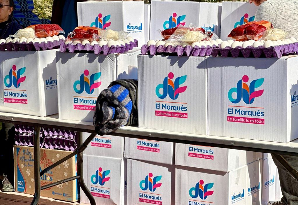 Durante diciembre se han entregado más de 5 mil 300 despensas para personas adultas mayores. FOTO: FACEBOOK DIF El Marqués