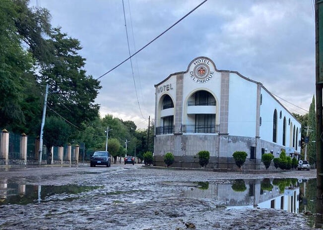 “Ya habíamos secado cuando volvió el agua”; hotel ya no tiene para pagar la nómina