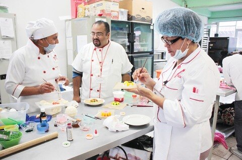 Mujeres ganan terreno laboral