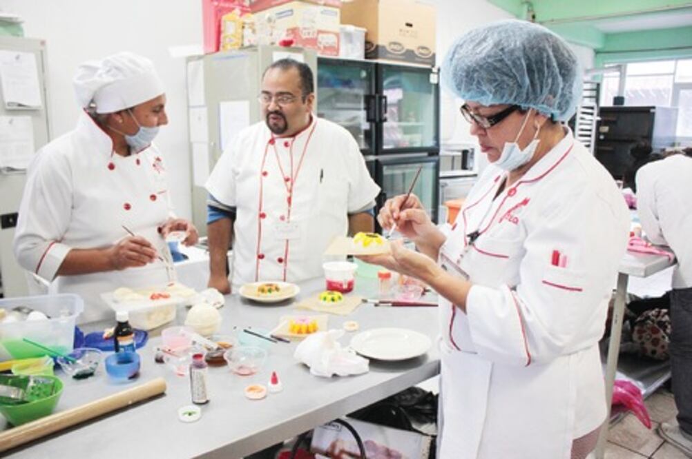 Mujeres ganan terreno laboral