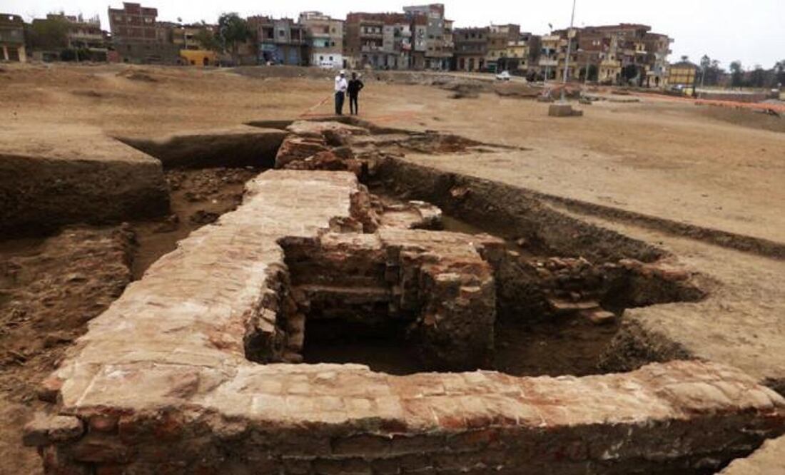 Arqueólogos egipcios descubrieron en el delta del río Nilo partes de un edificio de ladrillo. Foto: Facebook / Ministry of Antiquities وزارة الآثار