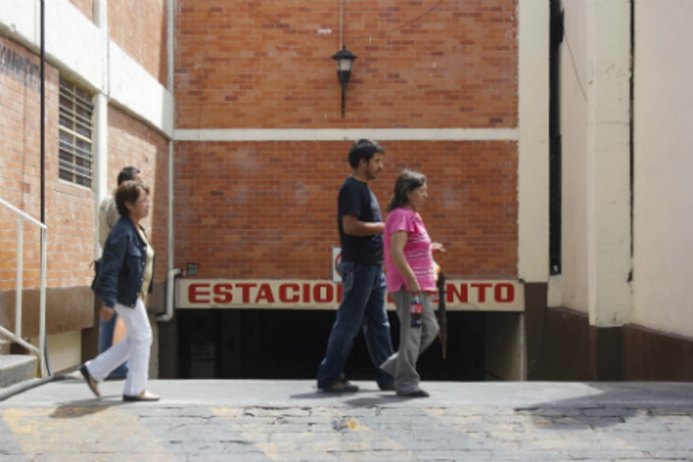 Regularán estacionamientos 