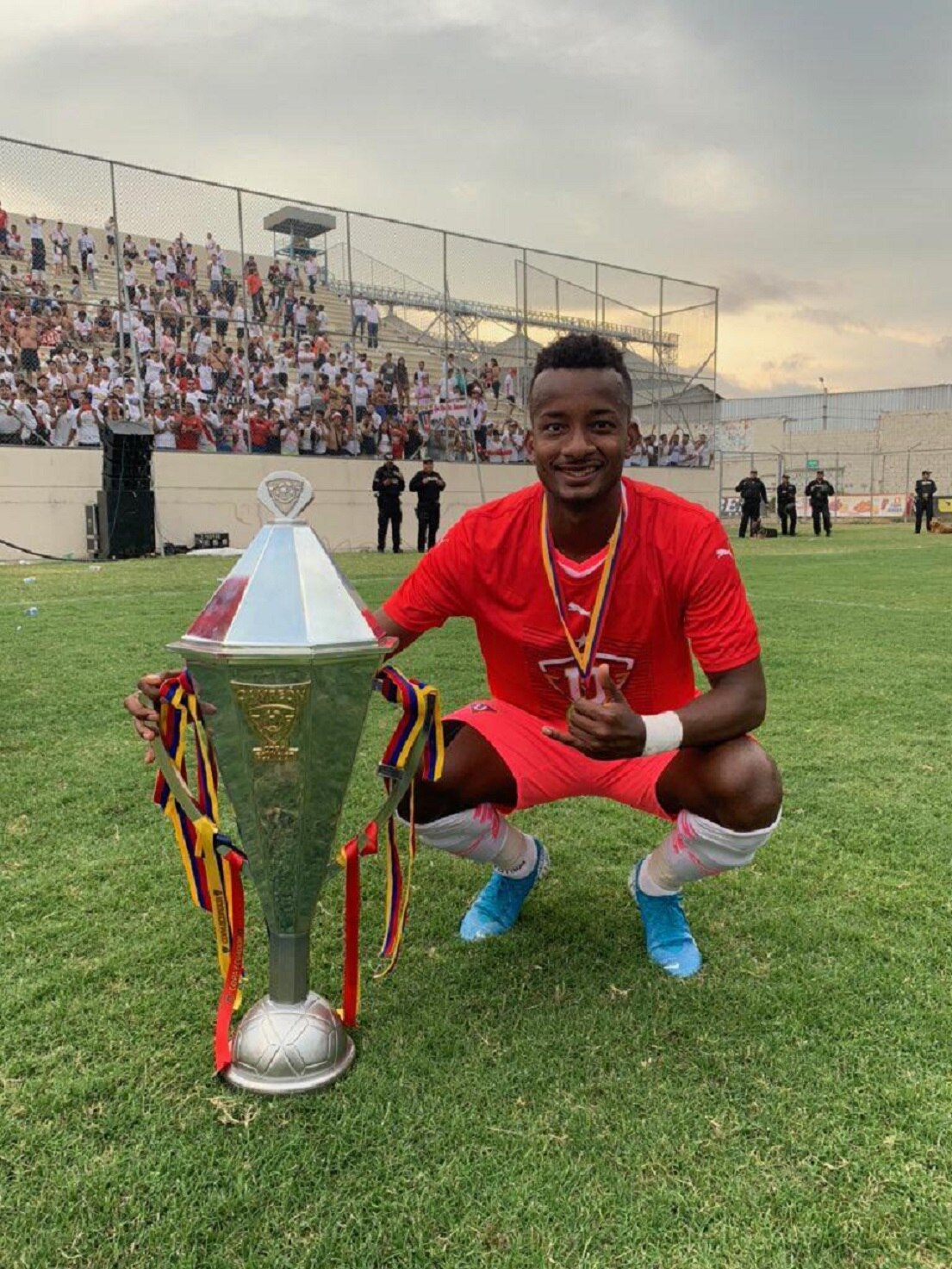 Anuncian penúltimo refuerzo de Gallos Blancos