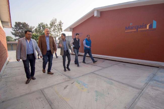 Entrega Enrique Vega Carriles aula didáctica en la primaria Josefa Vergara