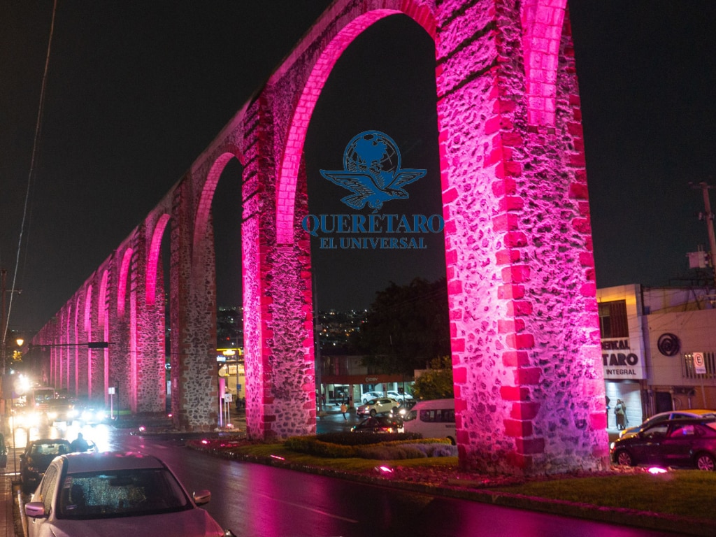 Querétaro se tiñe de rosa en pro de la prevención del Cáncer de Mama