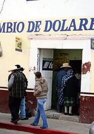 Suman 6 años de caída en  remesas