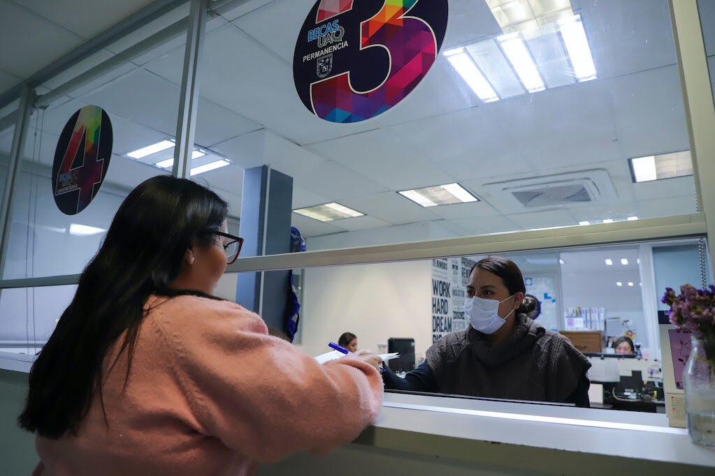 UAQ lanza becas para estudiantes “Madres Solas-Padres Solos”