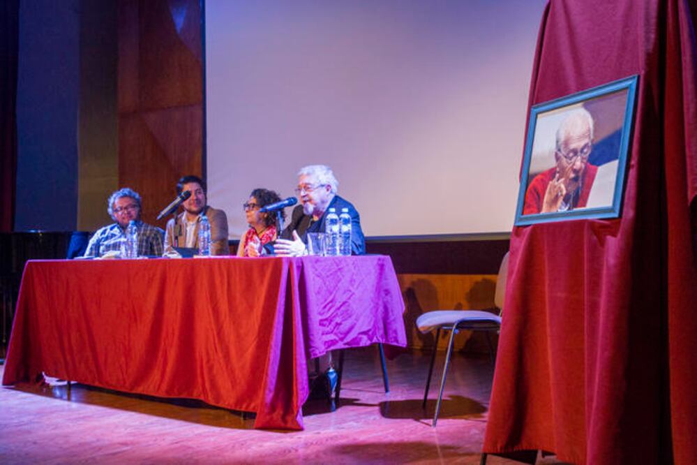 En el evento se evocaron anécdotas y se recomendó a los nuevos lectores adentrarse en el mundo literario de Pitol (DEMIAN CHÁVEZ. EL UNIVERSAL)