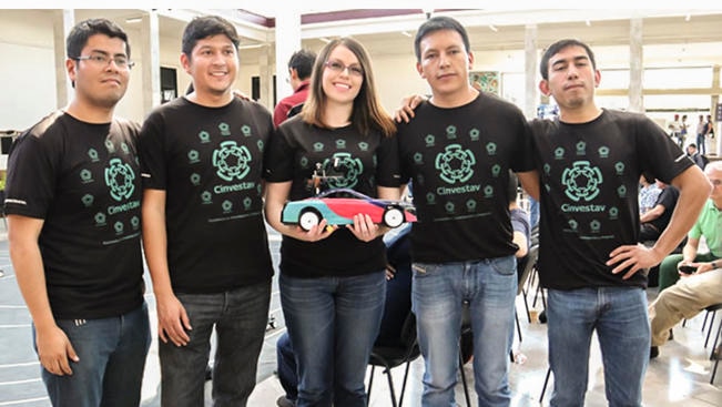 Destaca estado en rally de  coches autónomos   