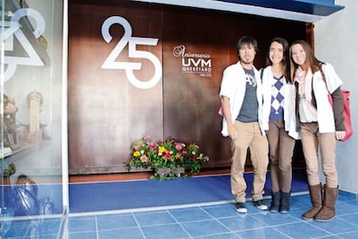 Destacan excelencia  de siete estudiantes de la UVM