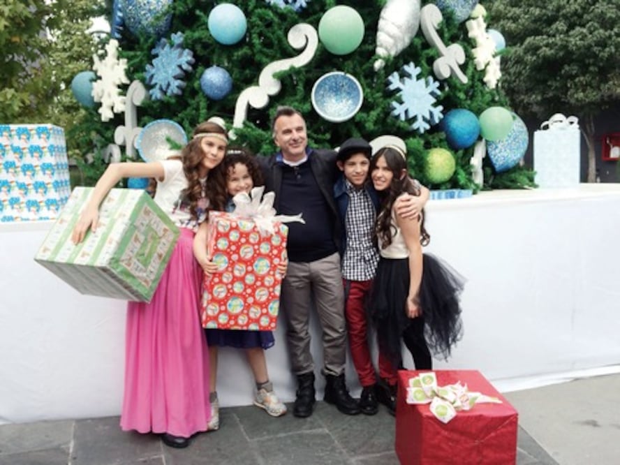 Iphone y mucho trabajo, los deseos en  La Academia 