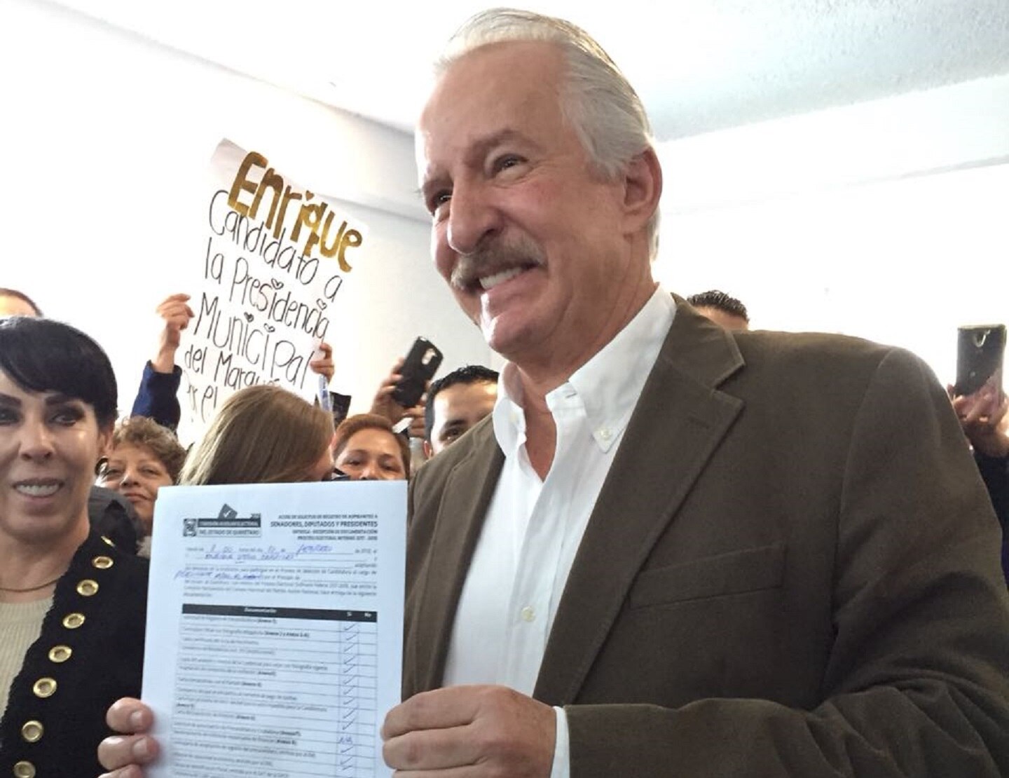 #Avance Vega Carriles se registró como aspirante a la alcaldía de El Marqués