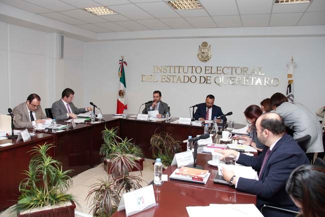 Dentro de las disposiciones que establece la convocatoria aprovada por el IEEQ, está que la publicación del PREP, por parte de los difusores, deberá realizarse a partir de la fecha y hora que el Consejo General determine. Foto: Archivo