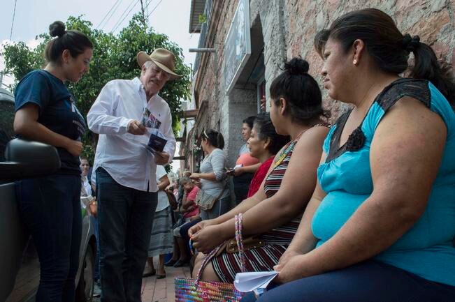 Enrique Vega Carriles dice que actualmente el mayor rezago lo encuentra en el área de seguridad, pues se han incrementado en 200% los robos a casa habitación, robo a negocios, vehículos y el robo de ganado / Foto: Mitzi Olvera