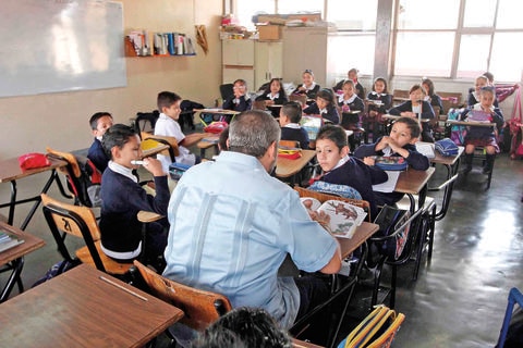 No habrá problema en evaluación a maestros