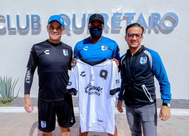 Gallos Blancos hace oficial la llegada de Antonio Valencia