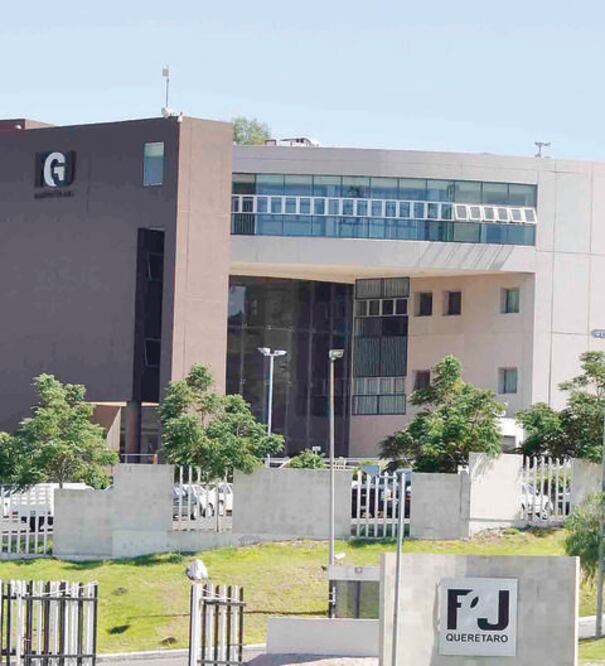 Procurador reconoce rezagos en la dependencia