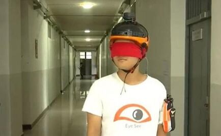 Estudiantes chinos inventan un casco láser para ayudar a "ver" a los invidentes
