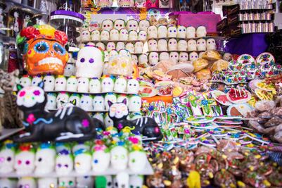 Instalarán 320 puestos en el Centro Histórico de Querétaro por el Día de Muertos