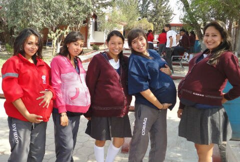 Concientizan a jóvenes con embarazos simulados