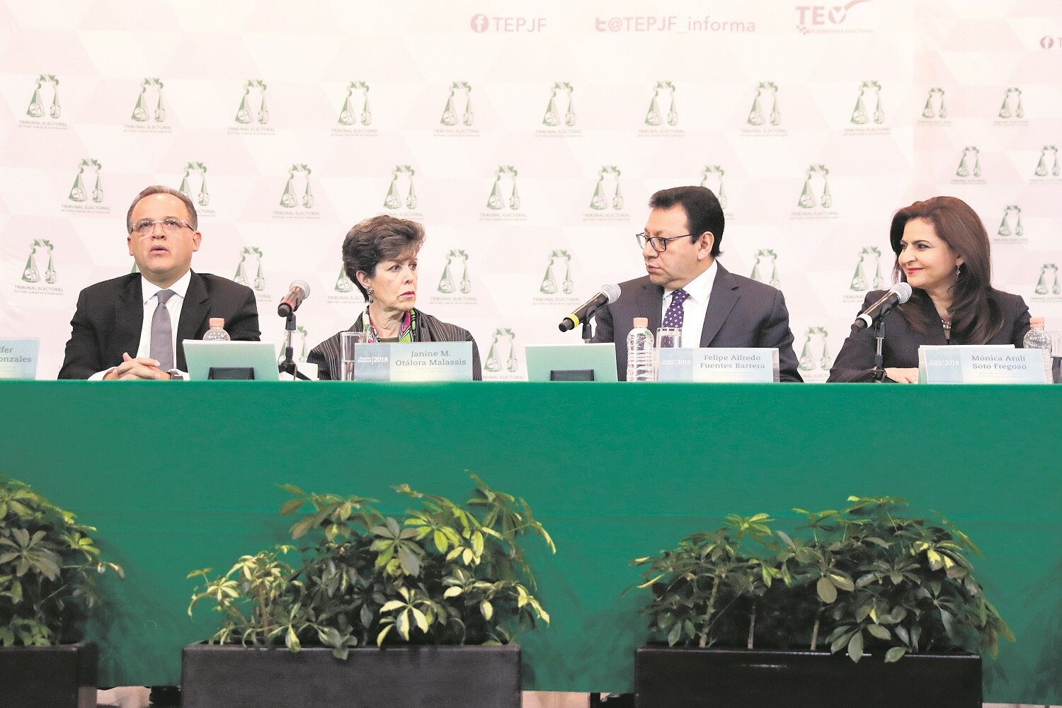 “No es lo mismo dictaminar desde una oficina a tener que revisar firma por firma”, advirtió el consejero Marco Antonio Baños. / FOTO: IVAN STEPHENS