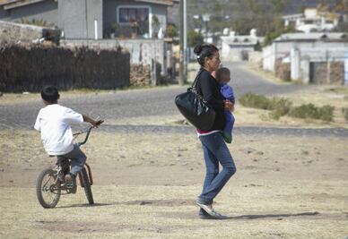 Inicia apoyo para jefas de familia