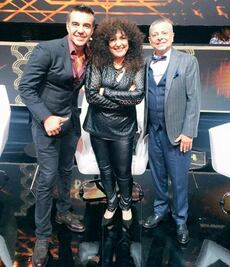 “Parodiando tiene más talento”