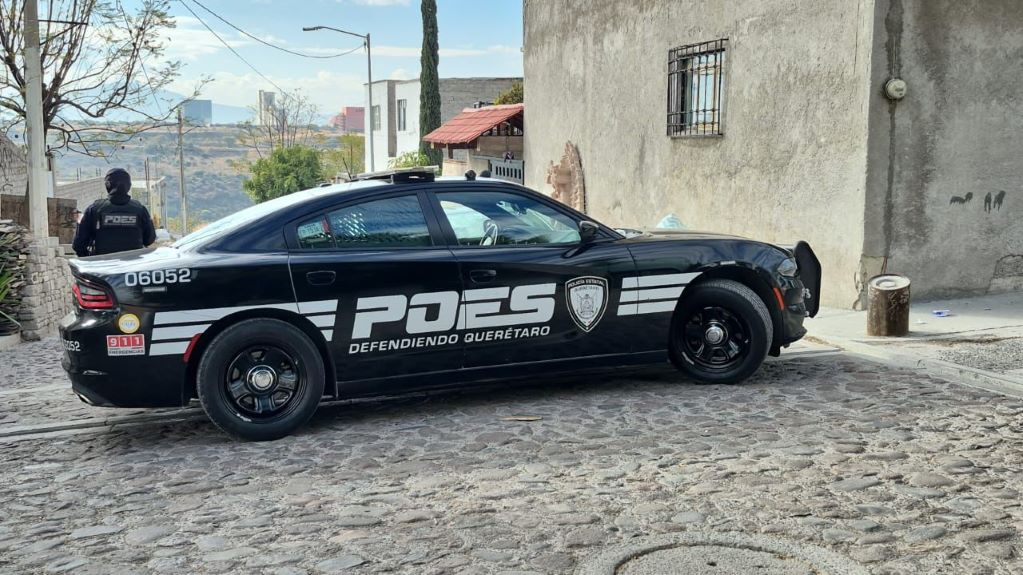 Tras cinco cateos en Querétaro, aseguran armas y detienen a siete personas