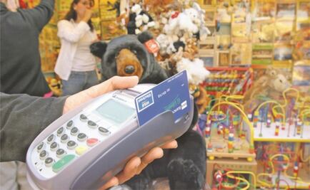 Senadora rechaza que SAT sancione a quienes gasten de más en sus tarjetas de crédito