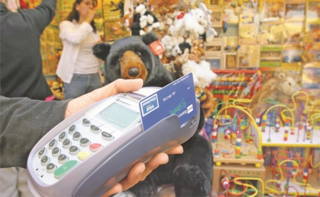 Senadora rechaza que SAT sancione a quienes gasten de más en sus tarjetas de crédito