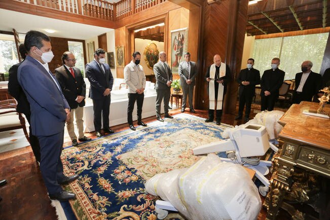 Iglesia pone su granito de arena. Vaticano dona ventiladores mecánicos 