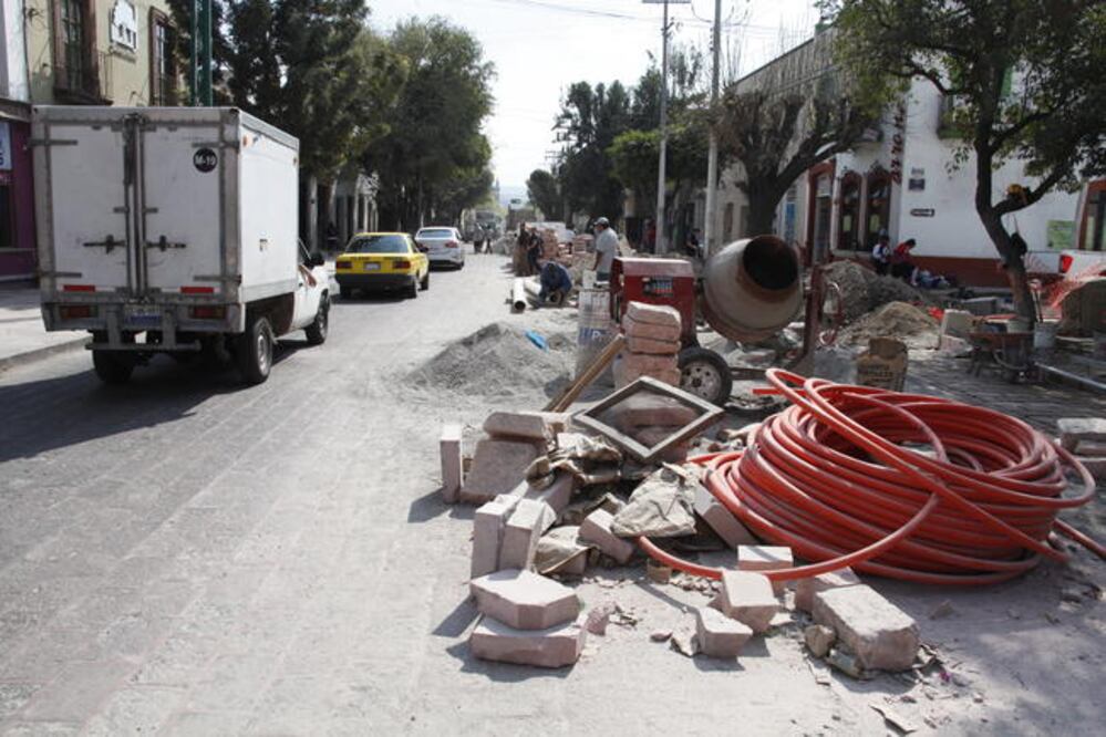 Se planea que para la colocación de ductería en las banquetas sean dos semanas y después colocarán medidores en viviendas o comercio (GUILLERMO GONZÁLEZ. EL UNIVERSAL)