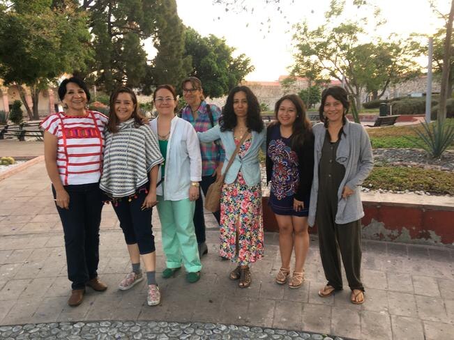 Escritoras donan libros al Cereso