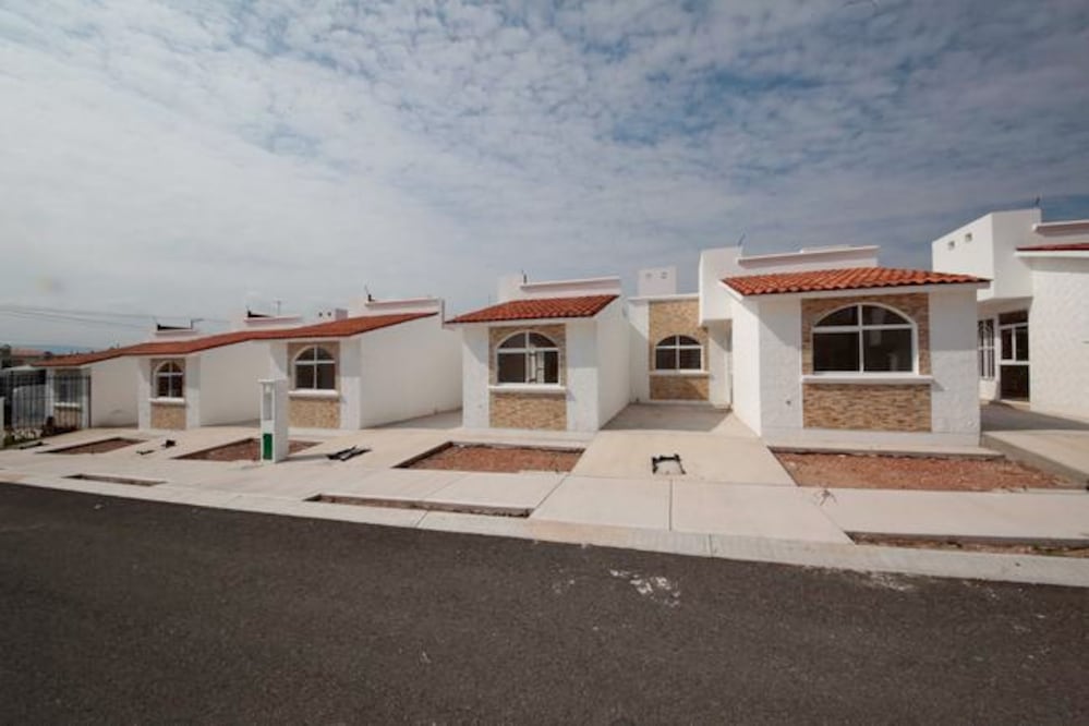 La iniciativa del diputado incluye obligar a constructoras a reparar los daños ocultos de inmuebles (ARCHIVO. EL UNIVERSAL)