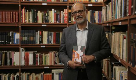 Rodolfo  Loyola se aventura en la escritura