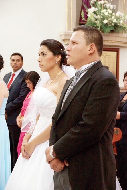 Se comprometen ante el altar