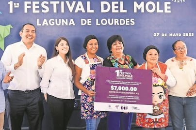 Celebran el primer Festival del Mole