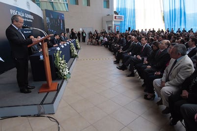 Fiscal general rinde su primer informe de actividades