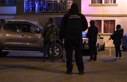 Detienen a 4 personas en 8 cateos