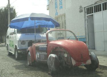 Retiran 36 vehículos abandonados